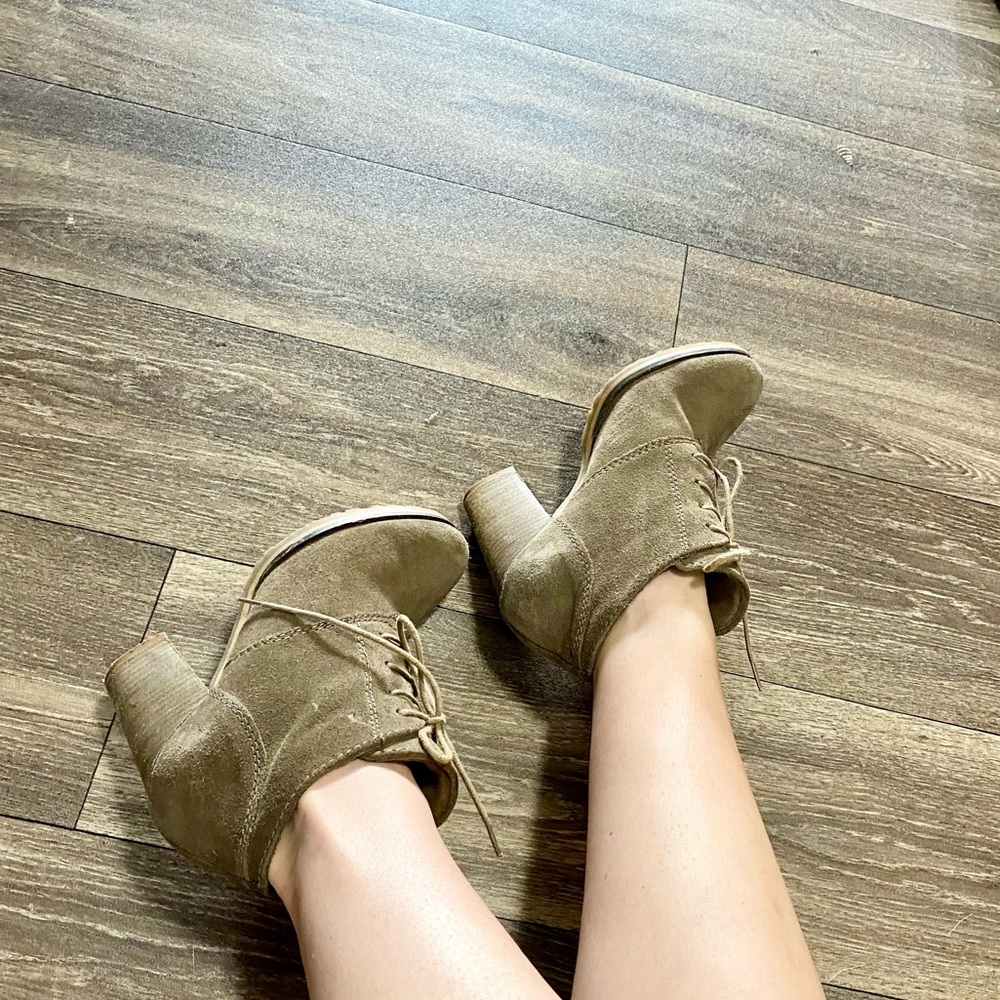 Mango 🥭 olive 🫒 color booties